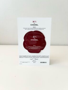 🌸CHANEL No1 de Chanel Red Camellia Revitalizing Foundation B30 Sample